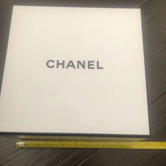 Brand new Chanel box - Picture 5 of 6